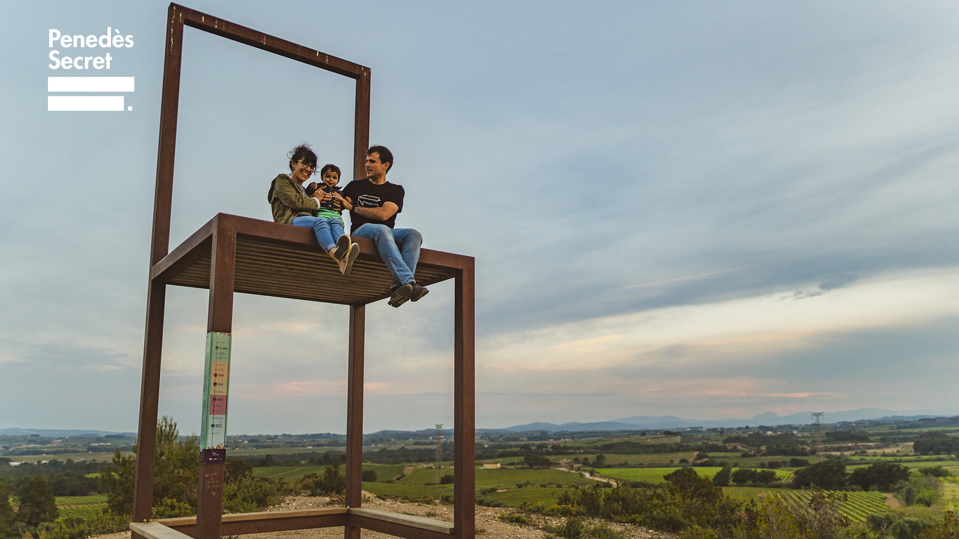El Secret del Vicenç. Contemplar el Penedès des d’una cadira gegant