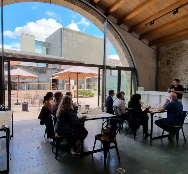 Tast de caves amb productes artesans al Cava Centre