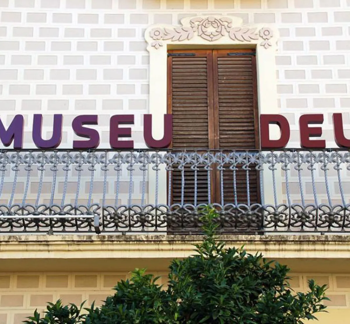 Façana del Museu Deu