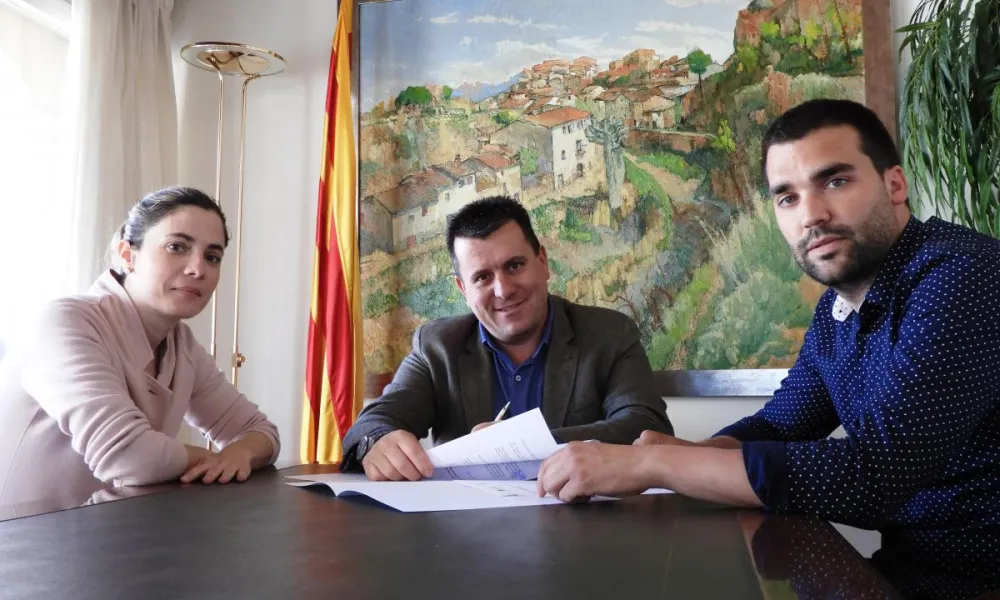Signatura al Ajuntament de Piera 